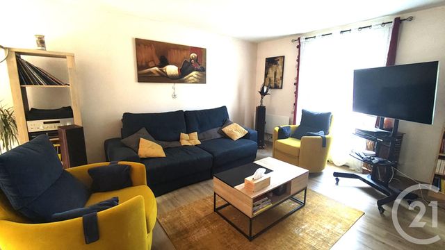 maison à vendre - 5 pièces - 100.0 m2 - CHERMIGNAC - 17 - POITOU-CHARENTES - Century 21 Agence De L'Europe