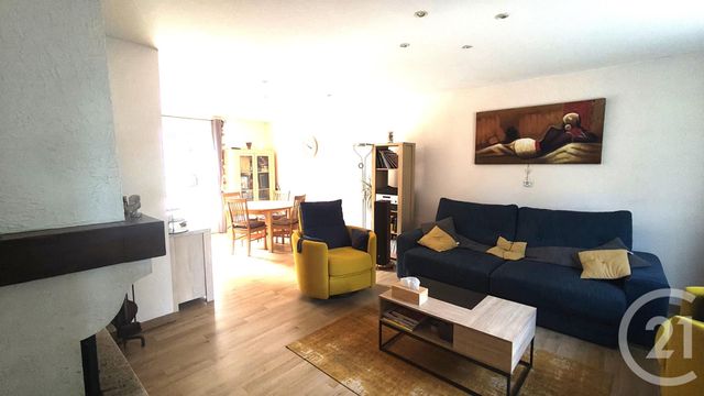 maison à vendre - 5 pièces - 100.0 m2 - CHERMIGNAC - 17 - POITOU-CHARENTES - Century 21 Agence De L'Europe