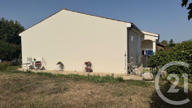 maison à vendre - 5 pièces - 104.2 m2 - ST VAIZE - 17 - POITOU-CHARENTES - Century 21 Agence De L'Europe