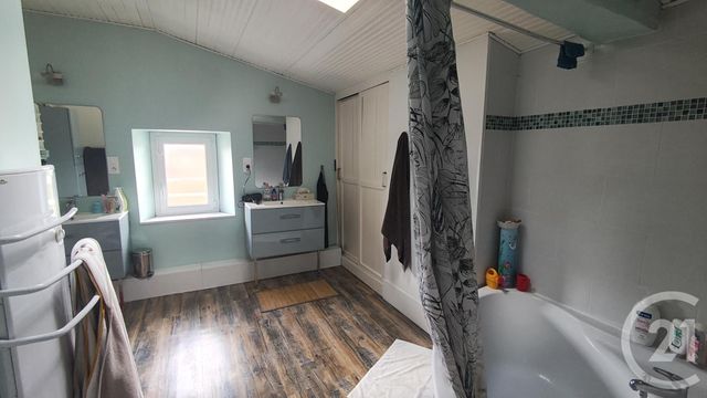 Afficher la photo en grand maison à vendre - 6 pièces - 150.0 m2 - CRAZANNES - 17 - POITOU-CHARENTES - Century 21 Agence De L'Europe