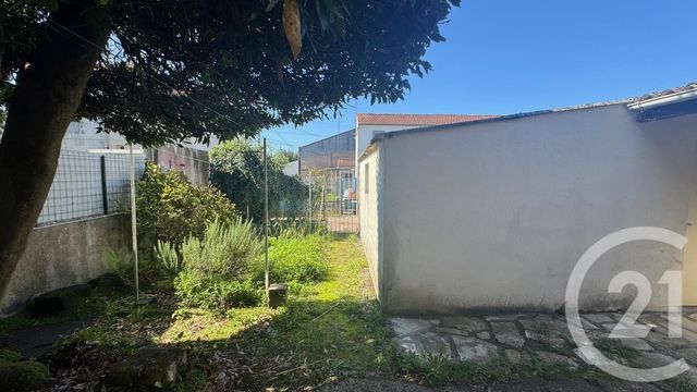 maison à vendre - 4 pièces - 108.4 m2 - SAINTES - 17 - POITOU-CHARENTES - Century 21 Agence De L'Europe