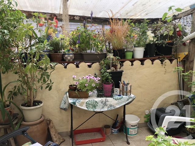 Afficher la photo en grand Appartement à vendre - 6 pièces - 102.94 m2 - SAINTES - 17 - POITOU-CHARENTES - Century 21 Agence De L'Europe