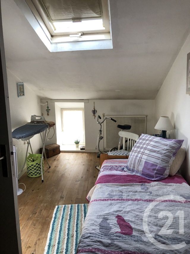 Afficher la photo en grand Appartement à vendre - 6 pièces - 102.94 m2 - SAINTES - 17 - POITOU-CHARENTES - Century 21 Agence De L'Europe