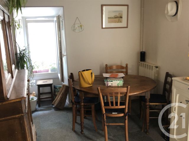 Afficher la photo en grand Appartement à vendre - 6 pièces - 102.94 m2 - SAINTES - 17 - POITOU-CHARENTES - Century 21 Agence De L'Europe