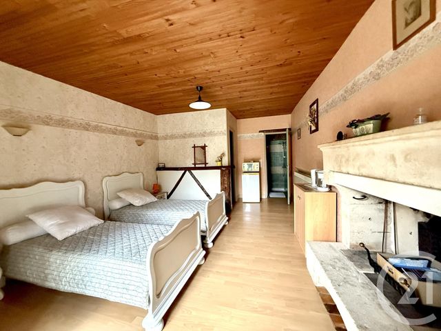 maison à vendre - 7 pièces - 229.37 m2 - GRANDJEAN - 17 - POITOU-CHARENTES - Century 21 Agence De L'Europe