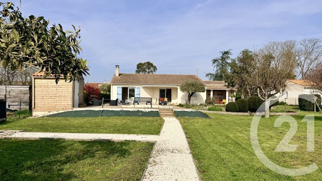 maison à vendre - 4 pièces - 122.3 m2 - MEURSAC - 17 - POITOU-CHARENTES - Century 21 Agence De L'Europe