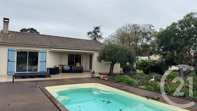 maison à vendre - 4 pièces - 122.3 m2 - MEURSAC - 17 - POITOU-CHARENTES - Century 21 Agence De L'Europe