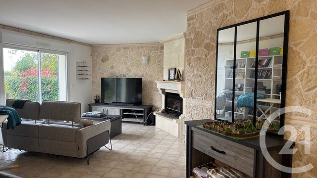 maison à vendre - 4 pièces - 122.3 m2 - MEURSAC - 17 - POITOU-CHARENTES - Century 21 Agence De L'Europe