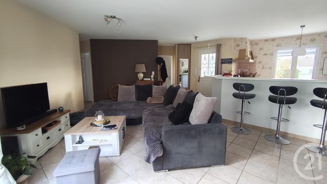 maison à vendre - 4 pièces - 104.32 m2 - VARZAY - 17 - POITOU-CHARENTES - Century 21 Agence De L'Europe
