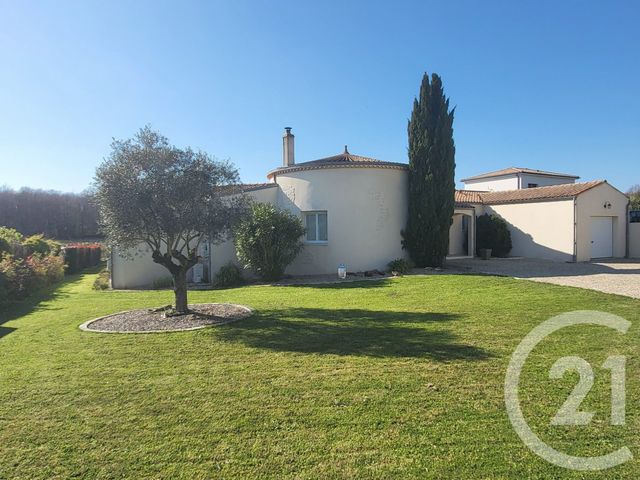 maison à vendre - 5 pièces - 151.0 m2 - MEURSAC - 17 - POITOU-CHARENTES - Century 21 Agence De L'Europe