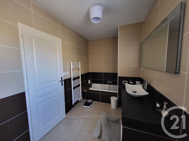 maison à vendre - 5 pièces - 151.0 m2 - MEURSAC - 17 - POITOU-CHARENTES - Century 21 Agence De L'Europe