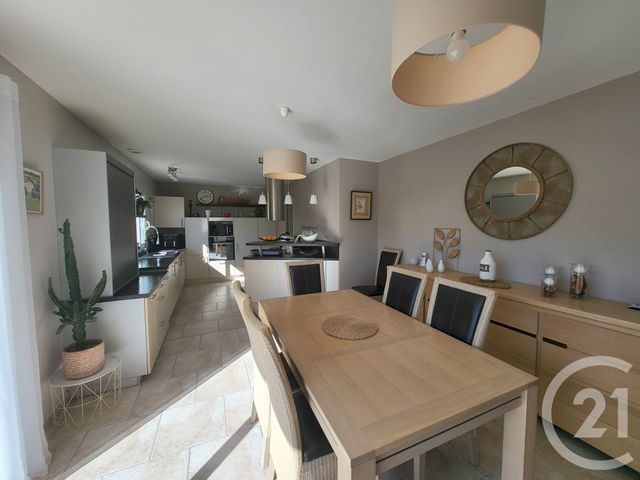 maison à vendre - 5 pièces - 151.0 m2 - MEURSAC - 17 - POITOU-CHARENTES - Century 21 Agence De L'Europe