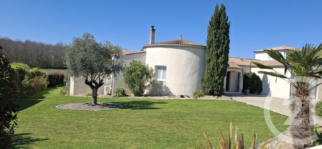 maison à vendre - 5 pièces - 151.0 m2 - MEURSAC - 17 - POITOU-CHARENTES - Century 21 Agence De L'Europe