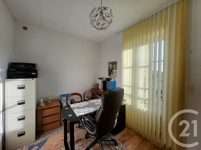 maison à vendre - 5 pièces - 152.0 m2 - SAINTES - 17 - POITOU-CHARENTES - Century 21 Agence De L'Europe