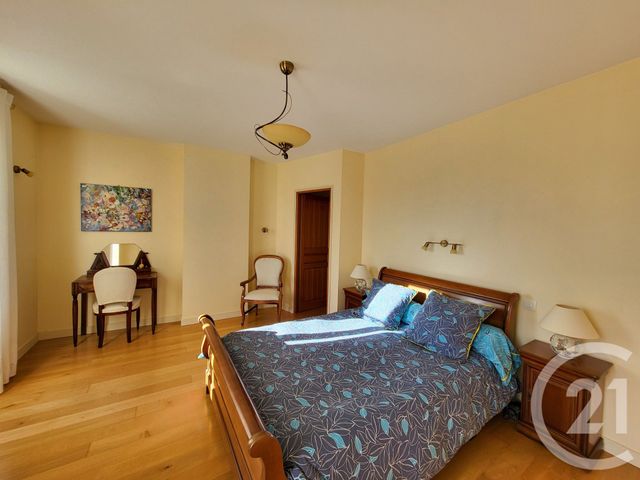 maison à vendre - 5 pièces - 152.0 m2 - SAINTES - 17 - POITOU-CHARENTES - Century 21 Agence De L'Europe