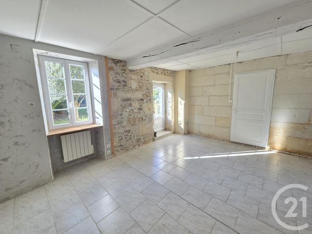 maison à vendre - 5 pièces - 172.65 m2 - VARZAY - 17 - POITOU-CHARENTES - Century 21 Agence De L'Europe
