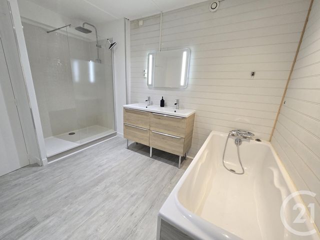 maison à vendre - 5 pièces - 172.65 m2 - VARZAY - 17 - POITOU-CHARENTES - Century 21 Agence De L'Europe