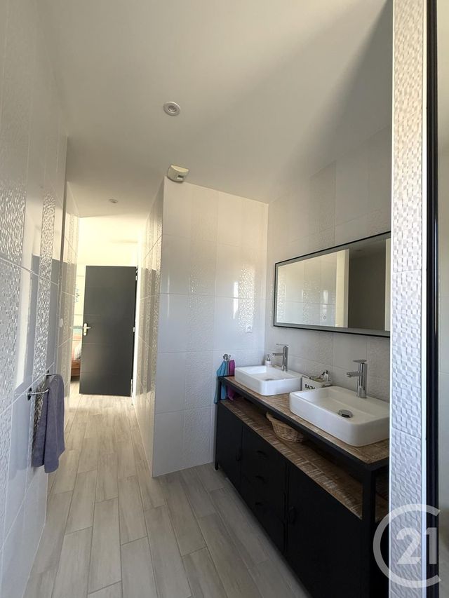 maison à vendre - 4 pièces - 119.46 m2 - SAINTES - 17 - POITOU-CHARENTES - Century 21 Agence De L'Europe