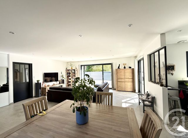 maison à vendre - 4 pièces - 119.46 m2 - SAINTES - 17 - POITOU-CHARENTES - Century 21 Agence De L'Europe