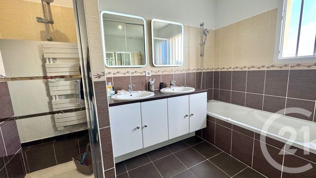 maison à vendre - 7 pièces - 150.78 m2 - CHANIERS - 17 - POITOU-CHARENTES - Century 21 Agence De L'Europe