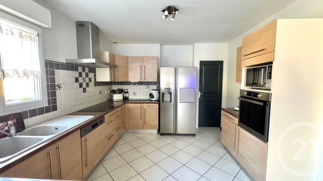 maison à vendre - 7 pièces - 150.78 m2 - CHANIERS - 17 - POITOU-CHARENTES - Century 21 Agence De L'Europe