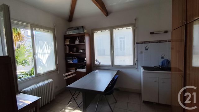 maison à vendre - 5 pièces - 120.0 m2 - SAINTES - 17 - POITOU-CHARENTES - Century 21 Agence De L'Europe