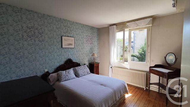 maison à vendre - 5 pièces - 120.0 m2 - SAINTES - 17 - POITOU-CHARENTES - Century 21 Agence De L'Europe