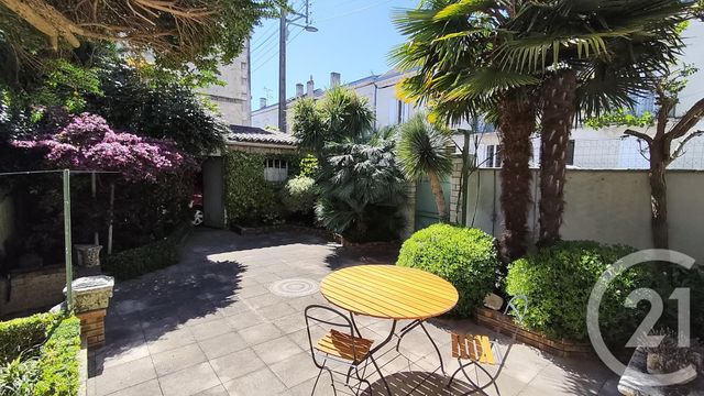 maison à vendre - 5 pièces - 120.0 m2 - SAINTES - 17 - POITOU-CHARENTES - Century 21 Agence De L'Europe