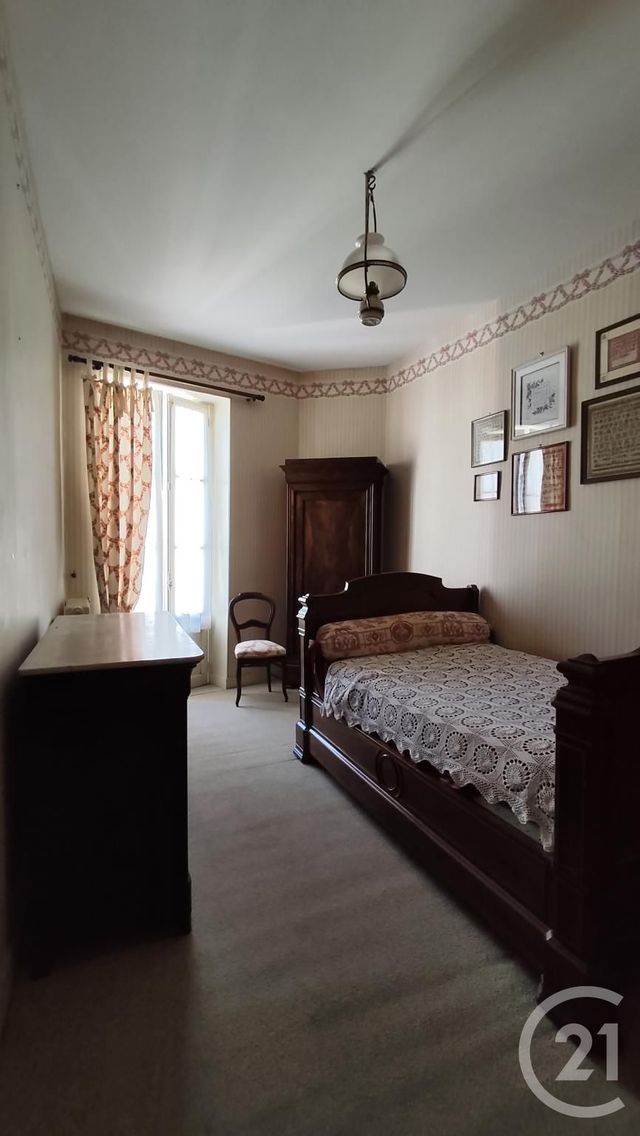 maison à vendre - 5 pièces - 120.0 m2 - SAINTES - 17 - POITOU-CHARENTES - Century 21 Agence De L'Europe
