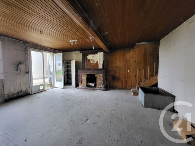 maison à vendre - 5 pièces - 144.0 m2 - ST CESAIRE - 17 - POITOU-CHARENTES - Century 21 Agence De L'Europe