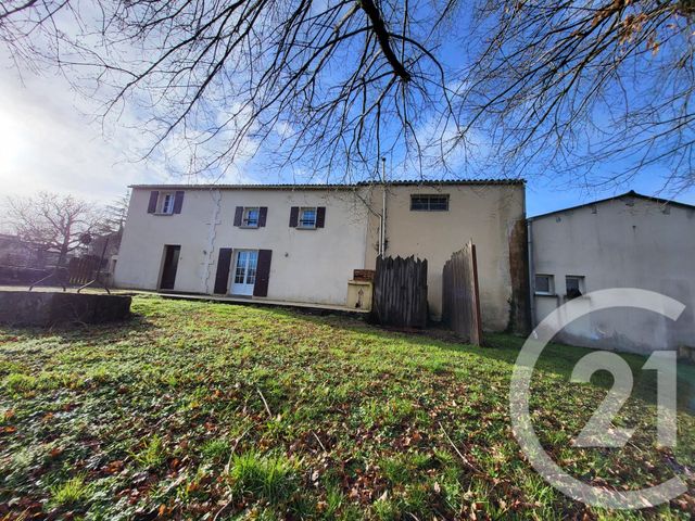 maison à vendre - 5 pièces - 144.0 m2 - ST CESAIRE - 17 - POITOU-CHARENTES - Century 21 Agence De L'Europe