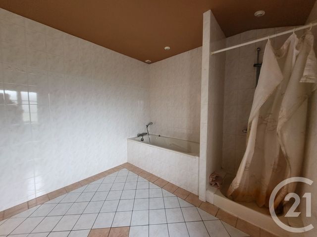 maison à vendre - 5 pièces - 144.0 m2 - ST CESAIRE - 17 - POITOU-CHARENTES - Century 21 Agence De L'Europe