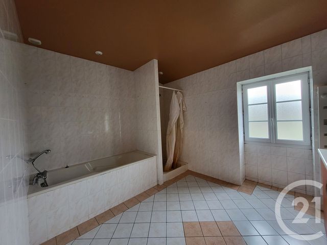 maison à vendre - 5 pièces - 144.0 m2 - ST CESAIRE - 17 - POITOU-CHARENTES - Century 21 Agence De L'Europe