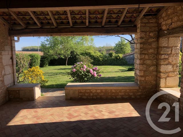 maison à vendre - 5 pièces - 177.91 m2 - MAZEROLLES - 17 - POITOU-CHARENTES - Century 21 Agence De L'Europe