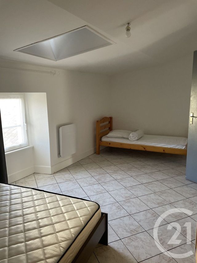 Appartement T2 à louer - 2 pièces - 47.0 m2 - SAINTES - 17 - POITOU-CHARENTES - Century 21 Agence De L'Europe