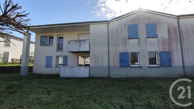 Appartement F3 à vendre - 3 pièces - 58.31 m2 - SAINTES - 17 - POITOU-CHARENTES - Century 21 Agence De L'Europe