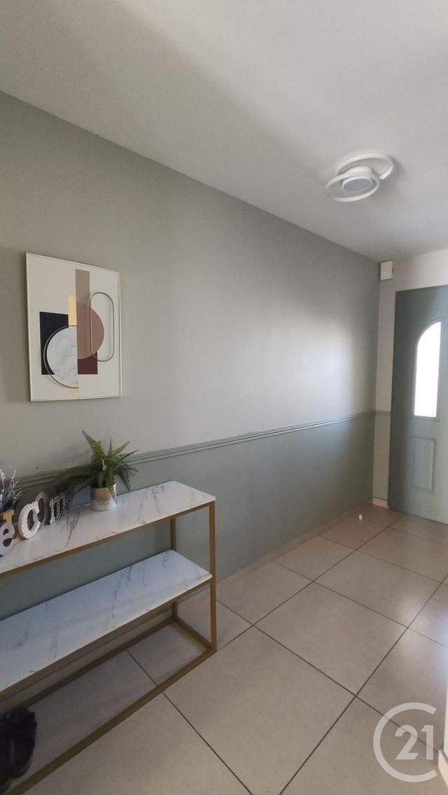 maison à vendre - 5 pièces - 144.0 m2 - SAINTES - 17 - POITOU-CHARENTES - Century 21 Agence De L'Europe