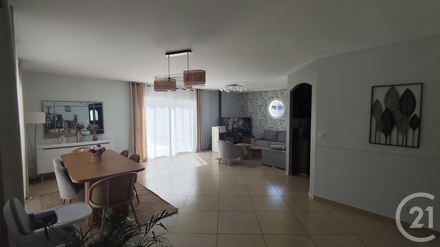 maison à vendre - 5 pièces - 144.0 m2 - SAINTES - 17 - POITOU-CHARENTES - Century 21 Agence De L'Europe