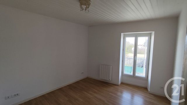 Appartement F3 à vendre - 6 pièces - 159.0 m2 - THENAC - 17 - POITOU-CHARENTES - Century 21 Agence De L'Europe