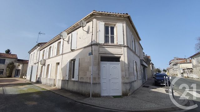 Appartement F3 à vendre - 6 pièces - 159.0 m2 - THENAC - 17 - POITOU-CHARENTES - Century 21 Agence De L'Europe