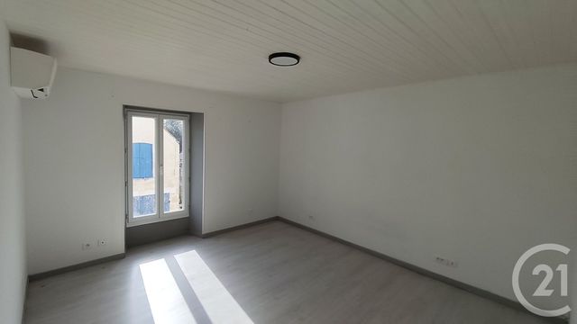 Appartement F3 à vendre - 6 pièces - 159.0 m2 - THENAC - 17 - POITOU-CHARENTES - Century 21 Agence De L'Europe