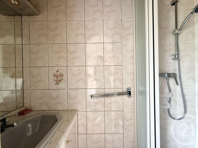 maison à vendre - 4 pièces - 111.3 m2 - SAINTES - 17 - POITOU-CHARENTES - Century 21 Agence De L'Europe