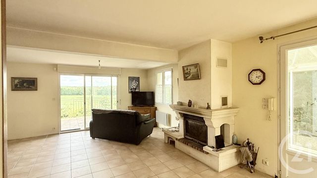 maison à vendre - 4 pièces - 111.3 m2 - SAINTES - 17 - POITOU-CHARENTES - Century 21 Agence De L'Europe