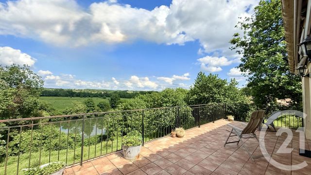 maison à vendre - 4 pièces - 111.3 m2 - SAINTES - 17 - POITOU-CHARENTES - Century 21 Agence De L'Europe