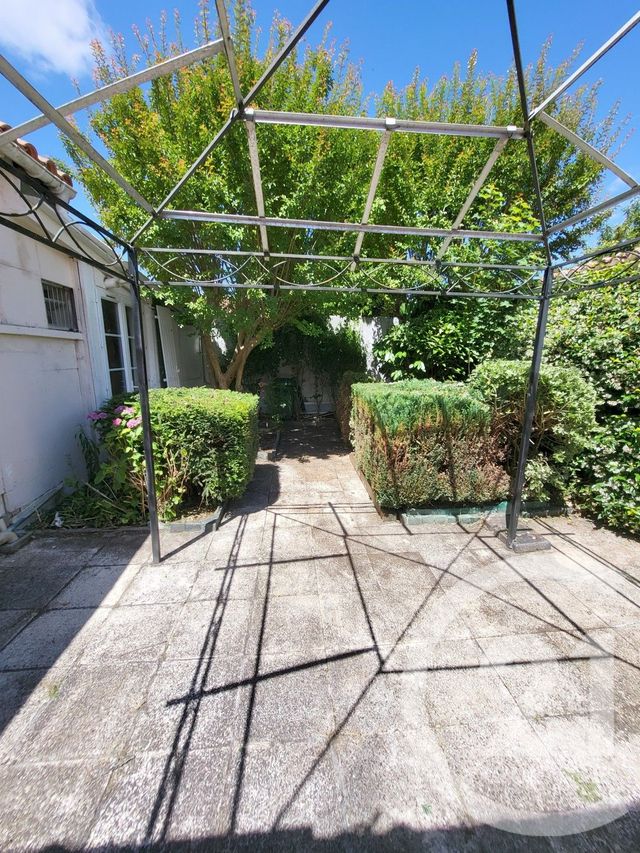 maison à vendre - 3 pièces - 109.0 m2 - SAINTES - 17 - POITOU-CHARENTES - Century 21 Agence De L'Europe