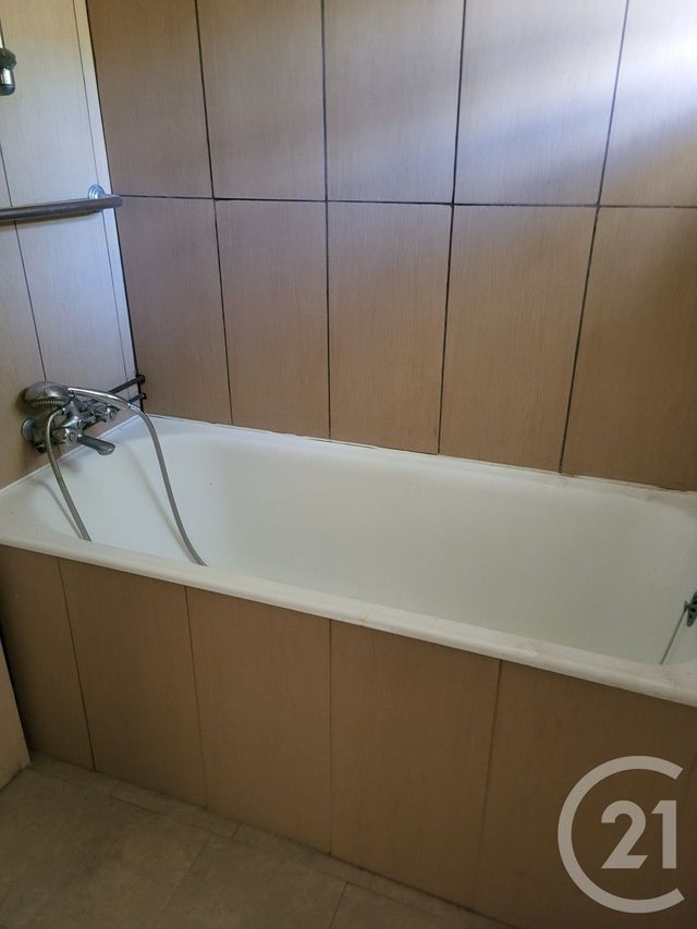 maison à vendre - 3 pièces - 109.0 m2 - SAINTES - 17 - POITOU-CHARENTES - Century 21 Agence De L'Europe