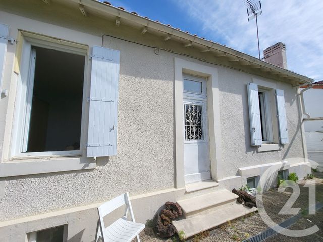 maison à vendre - 3 pièces - 109.0 m2 - SAINTES - 17 - POITOU-CHARENTES - Century 21 Agence De L'Europe