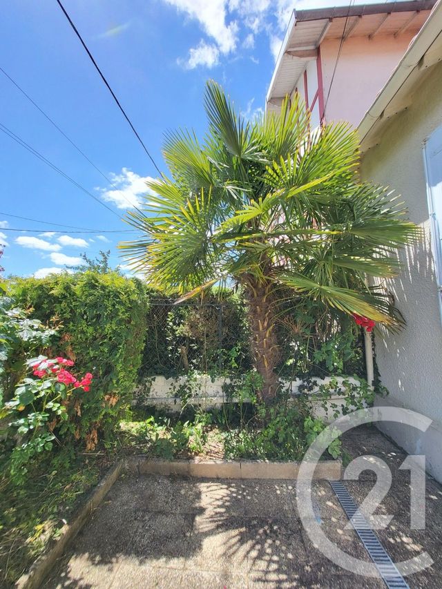 maison à vendre - 3 pièces - 109.0 m2 - SAINTES - 17 - POITOU-CHARENTES - Century 21 Agence De L'Europe
