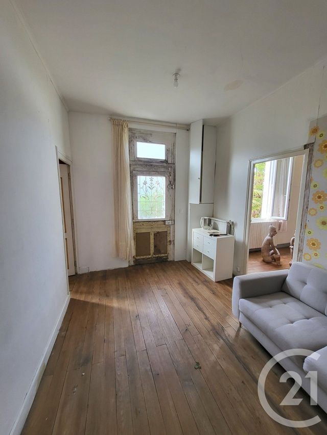 maison à vendre - 3 pièces - 109.0 m2 - SAINTES - 17 - POITOU-CHARENTES - Century 21 Agence De L'Europe
