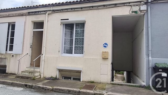 maison à vendre - 5 pièces - 83.0 m2 - SAINTES - 17 - POITOU-CHARENTES - Century 21 Agence De L'Europe